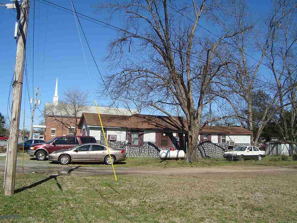 2nd image of 505 Preston St