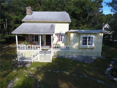 48 Grandview Ave SW, Boothbay Harbor, ME, 04538