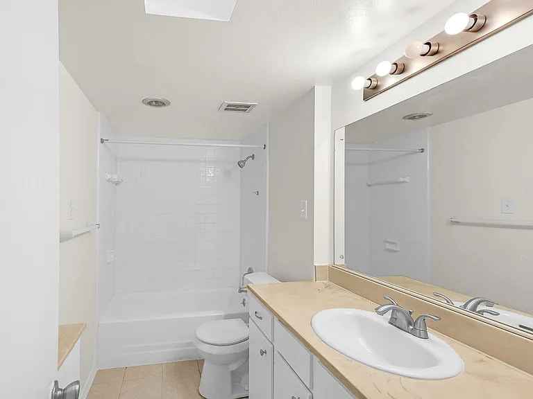 800 Post Oak Blvd #31 — Photo 13