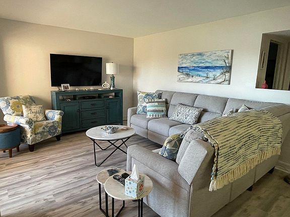 5th image of 2455 Lindell Blvd APT 3203