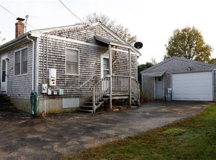 28 Manor Dr, Narragansett, RI 02882