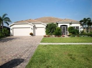 2243 Grove Dr, Naples, FL 34120