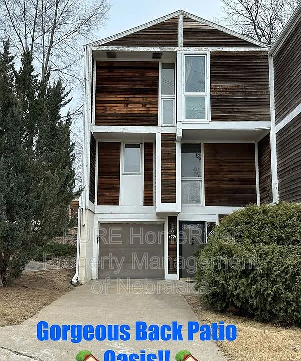 1631 N 109th Plz