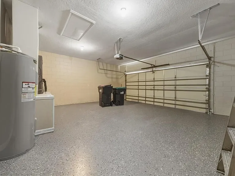 20647 Majestic St #20647 — Photo 29