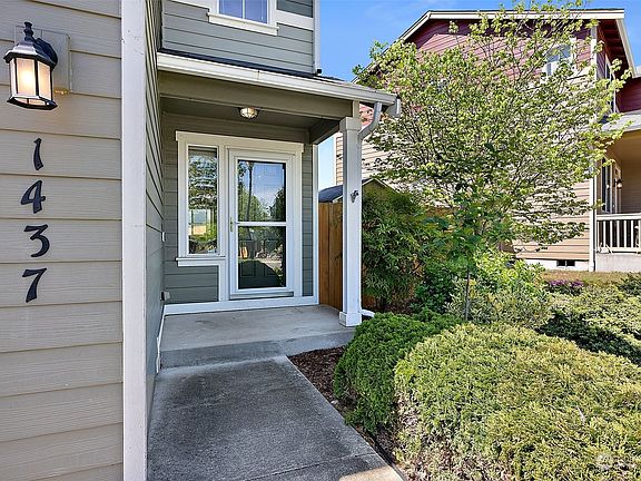 2nd image of 1437 Bedstone Drive SE
