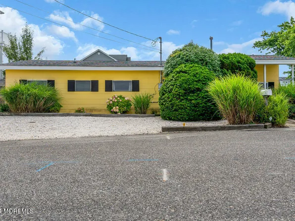 61 BUDD DRIVE, MANAHAWKIN, NJ 08050