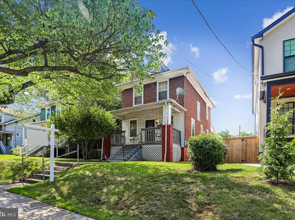 2227 Newton St NE, Washington, DC 20018