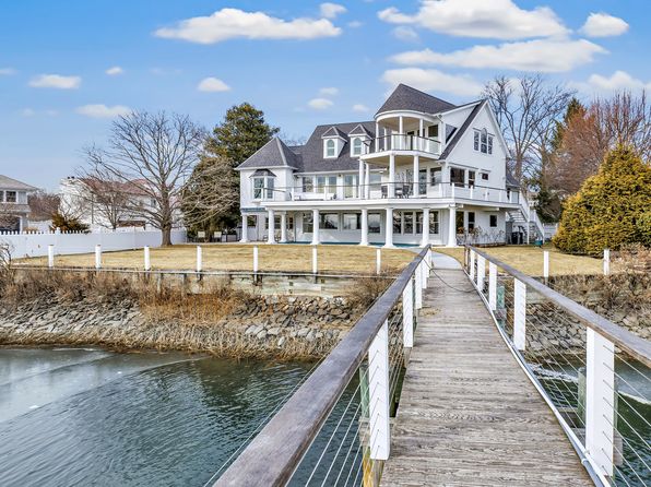 29 Covelee Dr, Norwalk, CT 06855