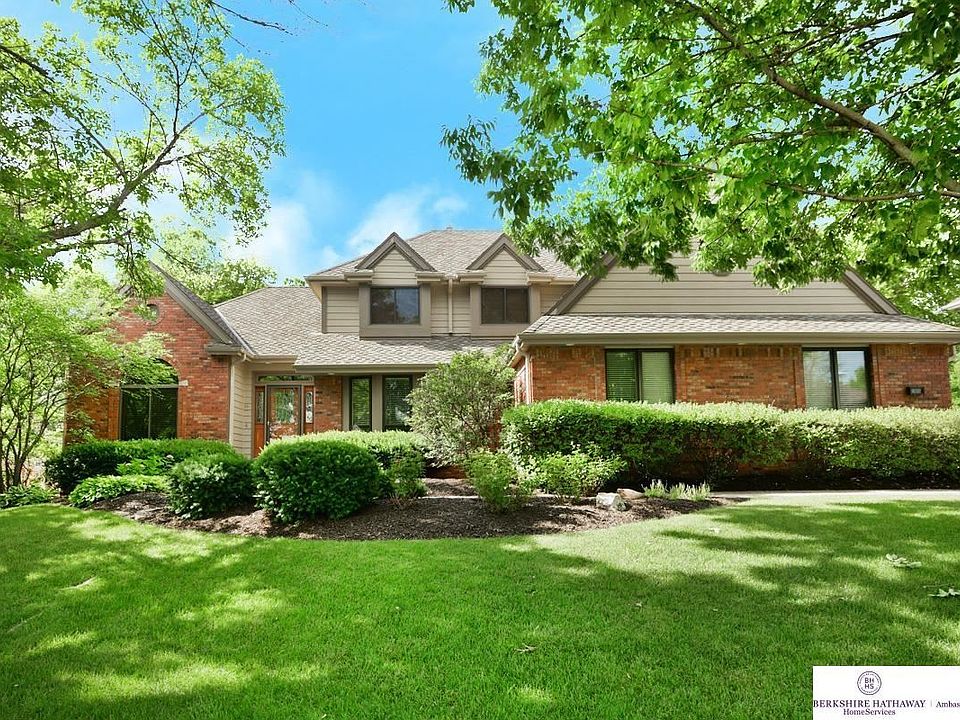 1st image of 16707 Leavenworth Cir