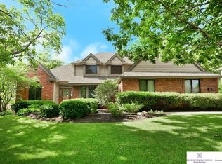 16707 Leavenworth Cir, Omaha, NE 68118