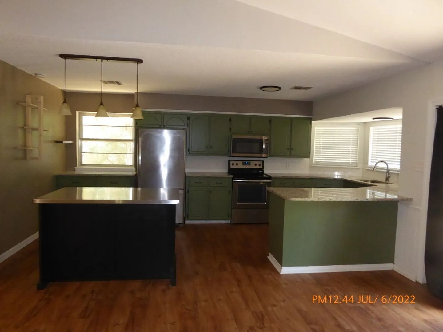2315 NE Village Dr — Photo 4