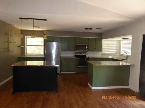 2315 NE Village Dr, Lawton, OK 73507
