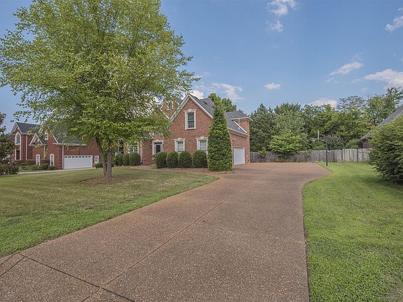 3rd image of 2198 Northwoods Dr