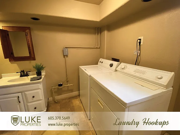 102 S Lake Ave — Photo 14