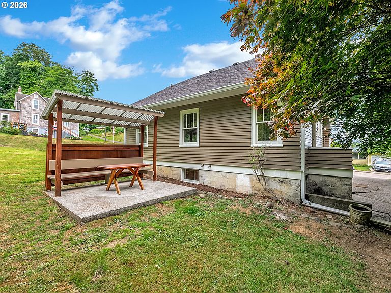 Listing photo 5