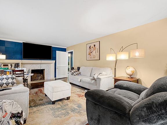 2nd image of 2719 Shannon Dr