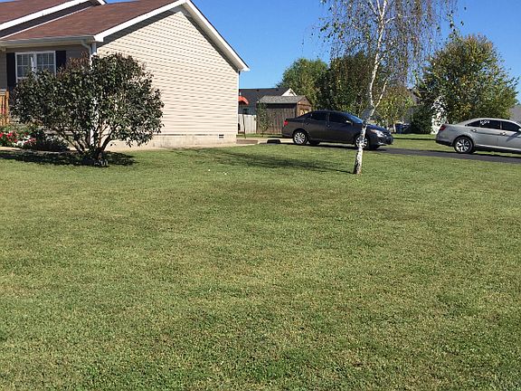3rd image of 405 Lincoln Ct