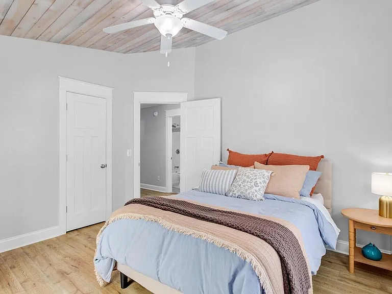 2076 Presidio Dr — Photo 10