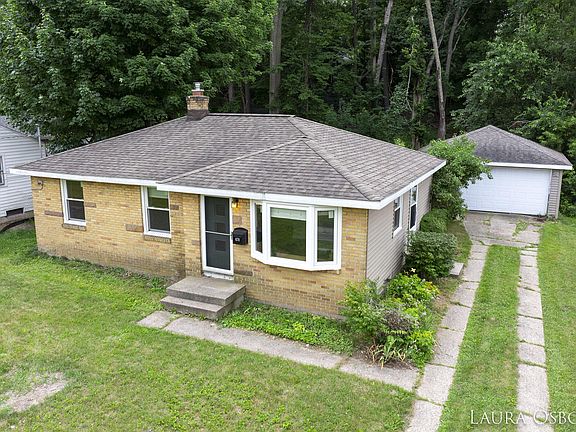 2nd image of 678 Kendalwood St NE