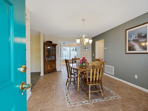 358 Peachtree Ln_Delivered-3