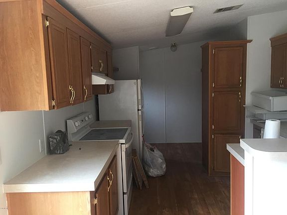 3rd image of 17269 NE 37th Ln
