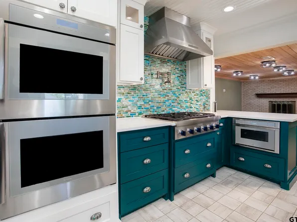 502 W Hubbard St, Lindale, TX 75771