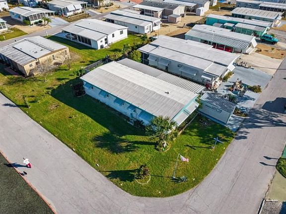 3rd image of 12118 Pawnee Dr