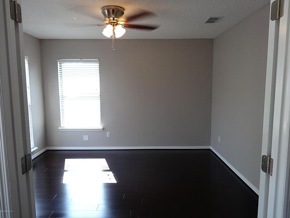 3rd image of 3270 Horseshoe Trail Dr