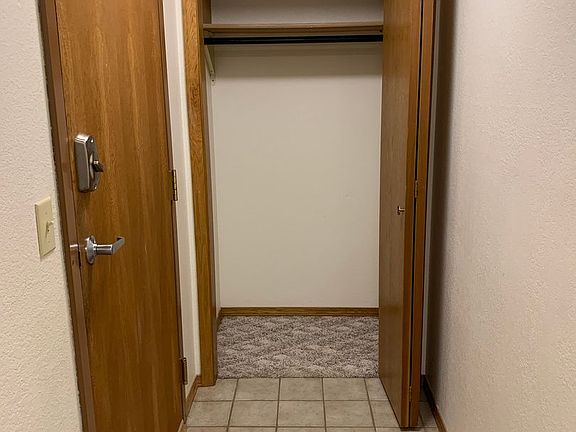 2nd image of 3401 Lakeshore Dr