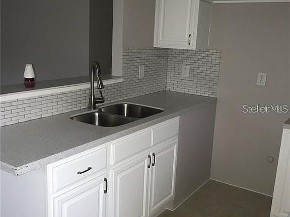4th image of 1528 SE 12th Pl