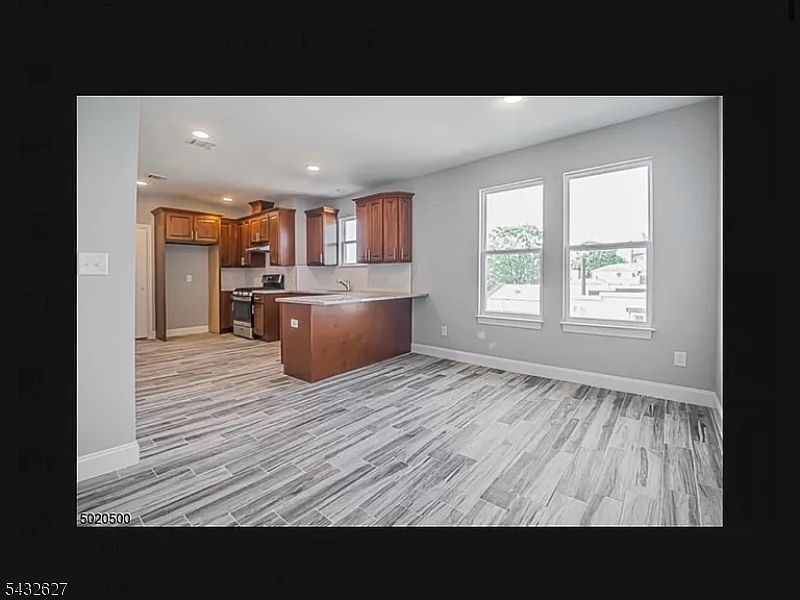 1st image of 195 Ridge St