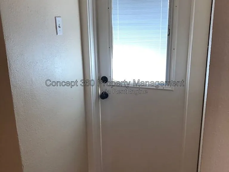 1144 E Appleton St #1 — Photo 28
