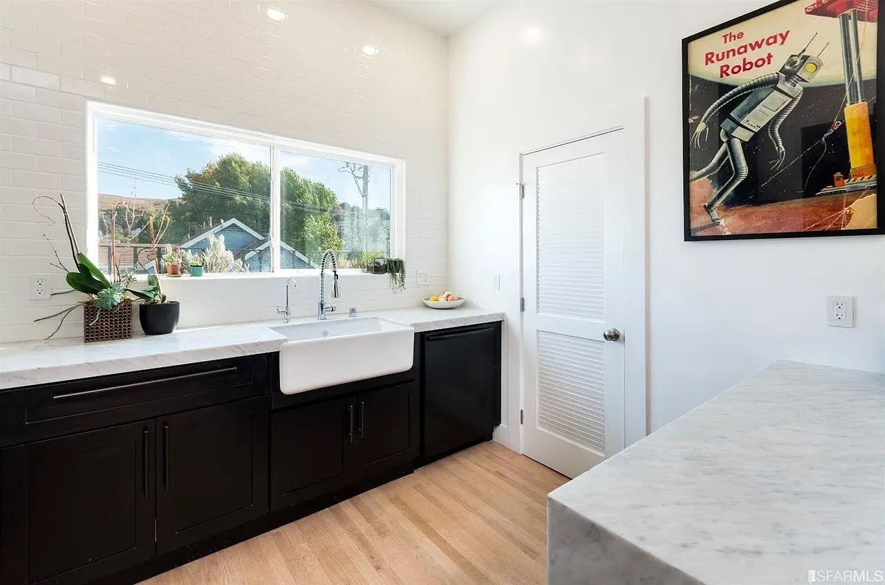 3 bed, 1500 sqft, $6,250 — Photo 3