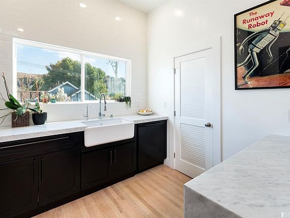 3rd image of 3166 26th St #3