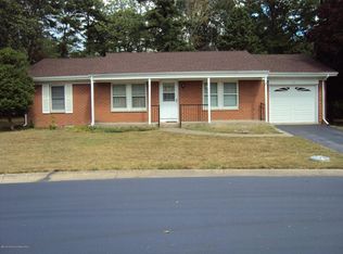 2 Mayflower Ct, Whiting, NJ 08759