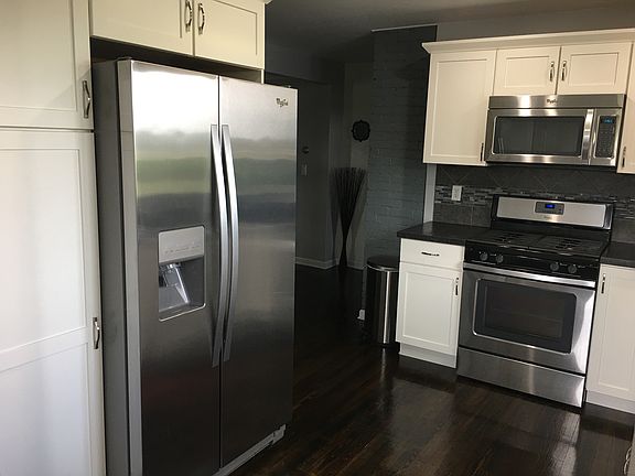 Soft close doors & drawers.