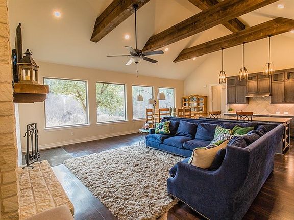 4th image of 1522 Balcones Ln