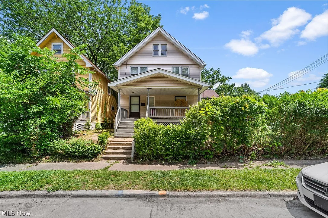 1125 Galewood Dr photo 1