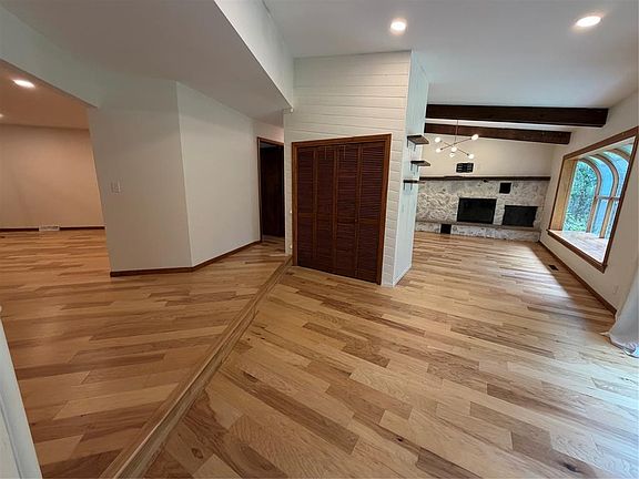 3rd image of 225 Corydon Road