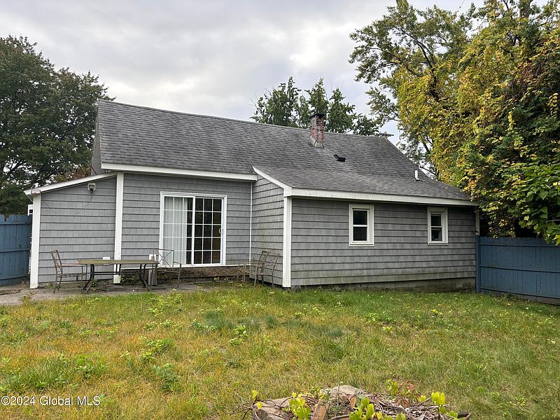 2nd image of 2425 Consaul Road