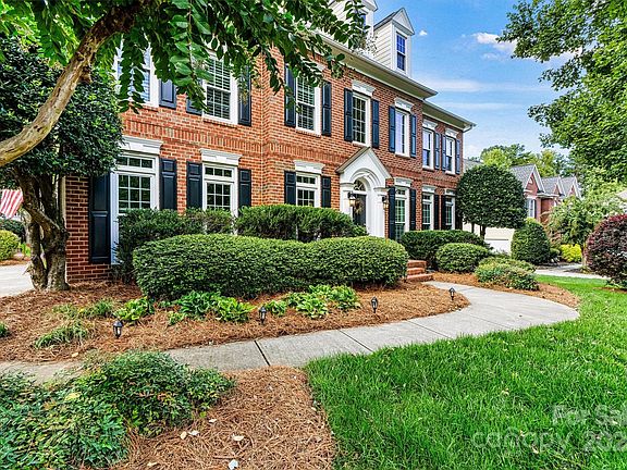 2nd image of 11021 Parkleigh Dr