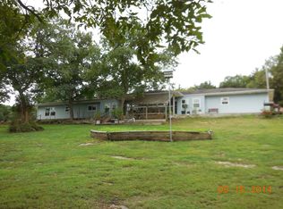 1657 Rr 72, Wheatland, MO 65779