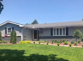 946 Apache Ct, Crown Point, IN 46307