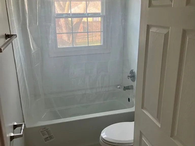 631 S Graham St — Photo 10