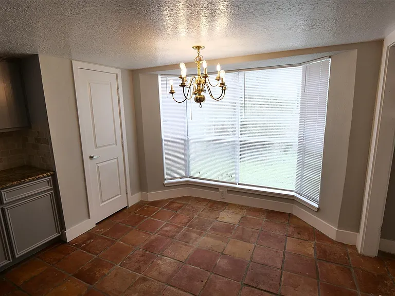 15654 Boulder Oaks Dr — Photo 10