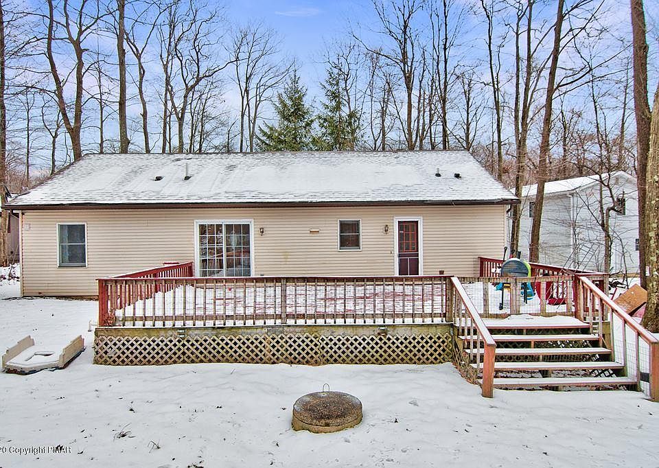 2nd image of 2114 Titania Rd