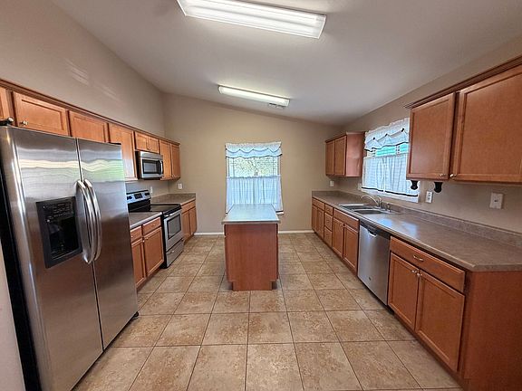 5th image of 23927 W La Salle St