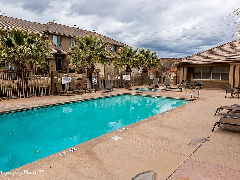 1000 E Bluff View Dr #67 — Photo 8