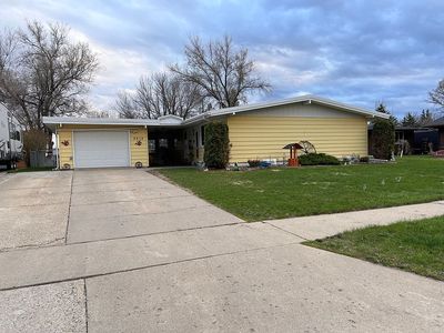 2615 1st Ave SW, Minot, ND, 58701