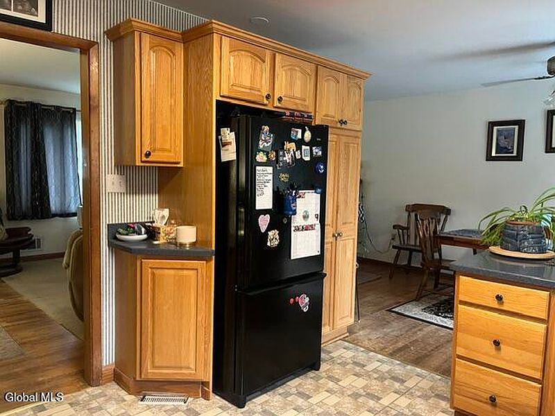 4th image of 10 Maybrook Drive